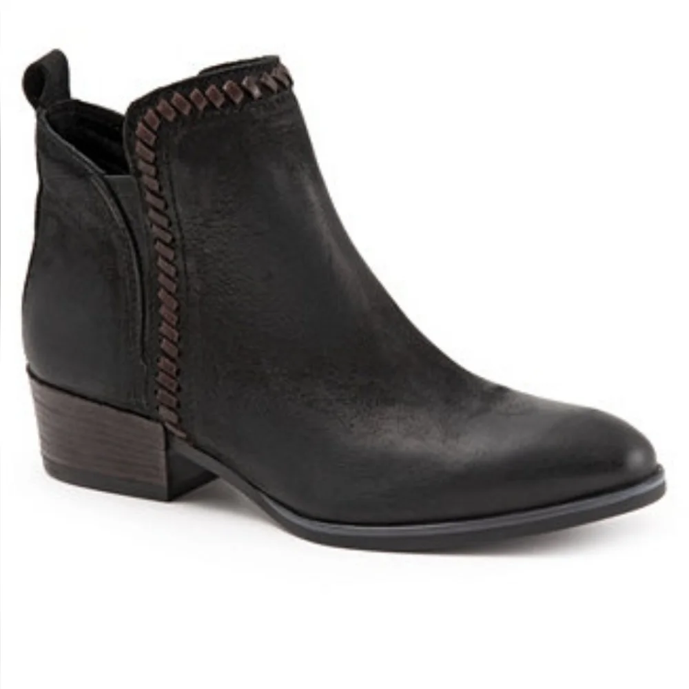 Bueno leather boots size 39.USA 8.5.Like new condition. - Picture 1 of 11